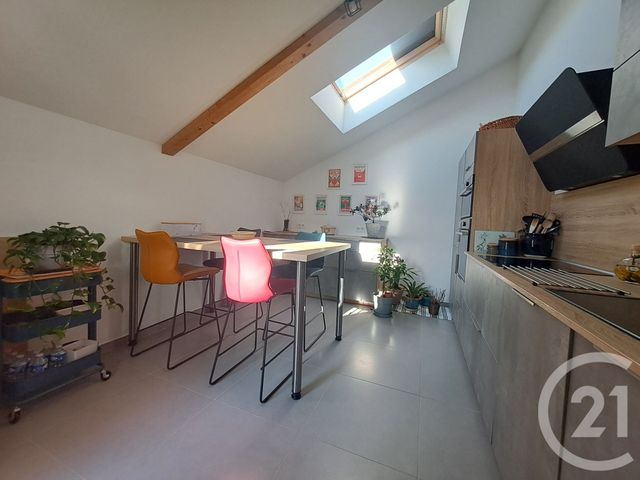 Appartement T4 à vendre - 4 pièces - 92.07 m2 - CHASSIEU - 69 - RHONE-ALPES - Century 21 I.B.F.