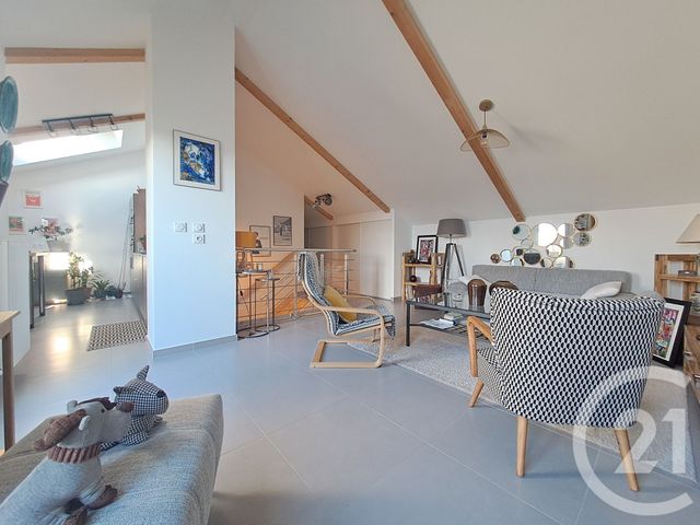 Appartement T4 à vendre - 4 pièces - 92.07 m2 - CHASSIEU - 69 - RHONE-ALPES - Century 21 I.B.F.