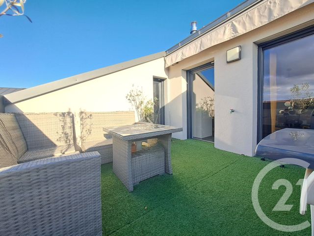 Appartement T4 à vendre - 4 pièces - 92.07 m2 - CHASSIEU - 69 - RHONE-ALPES - Century 21 I.B.F.