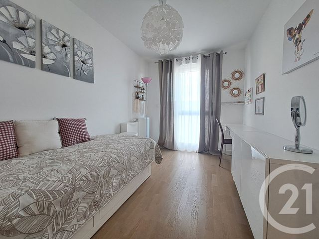 Appartement T4 à vendre - 4 pièces - 92.07 m2 - CHASSIEU - 69 - RHONE-ALPES - Century 21 I.B.F.