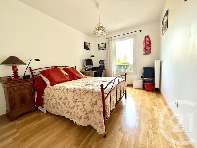 Appartement T4 à vendre - 4 pièces - 92.72 m2 - GENAS - 69 - RHONE-ALPES - Century 21 I.B.F.