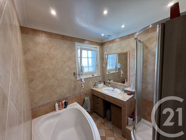 Afficher la photo en grand maison à vendre - 6 pièces - 143.0 m2 - MEYZIEU - 69 - RHONE-ALPES - Century 21 I.B.F.