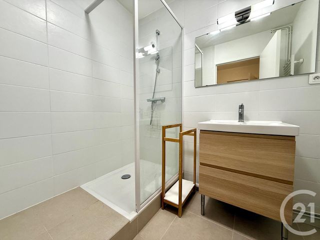 Appartement T2 à vendre - 2 pièces - 52.0 m2 - LYON - 69003 - RHONE-ALPES - Century 21 I.B.F.