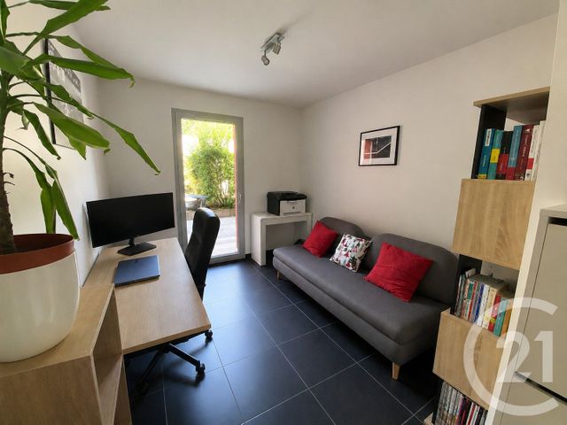 Appartement T4 à vendre - 4 pièces - 85.8 m2 - GENAS - 69 - RHONE-ALPES - Century 21 I.B.F.