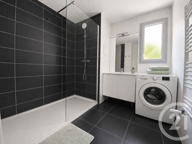 Appartement T4 à vendre - 4 pièces - 85.8 m2 - GENAS - 69 - RHONE-ALPES - Century 21 I.B.F.