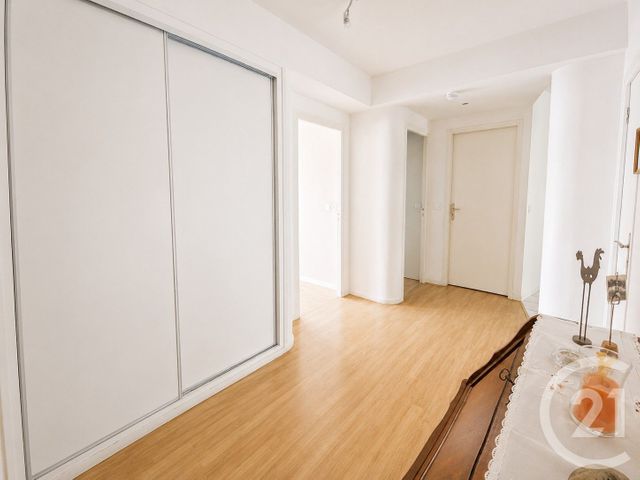 Appartement T3 à vendre - 3 pièces - 63.8 m2 - GENAS - 69 - RHONE-ALPES - Century 21 I.B.F.