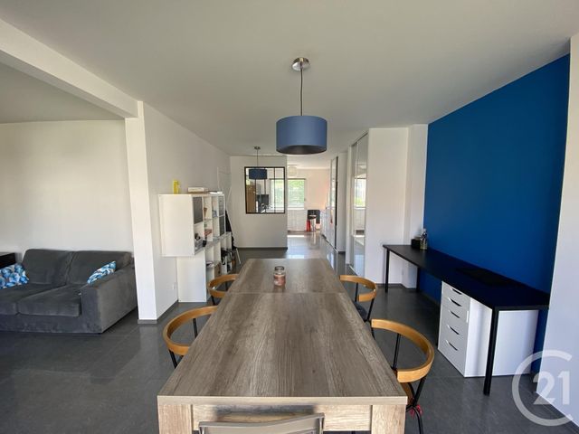 Appartement T4 à vendre - 4 pièces - 88.0 m2 - GENAS - 69 - RHONE-ALPES - Century 21 I.B.F. Appartement T4 à vendre - 4 pièces - 88.0 m2 - GENAS - 69 - RHONE-ALPES - Century 21 I.B.F.