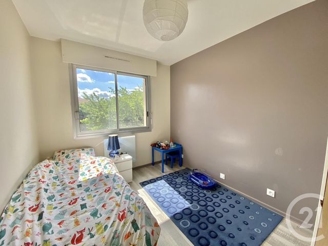 Appartement T4 à vendre - 4 pièces - 88.0 m2 - GENAS - 69 - RHONE-ALPES - Century 21 I.B.F. Appartement T4 à vendre - 4 pièces - 88.0 m2 - GENAS - 69 - RHONE-ALPES - Century 21 I.B.F.